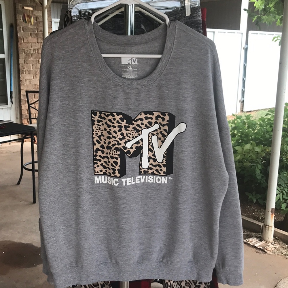 Sweatshirt